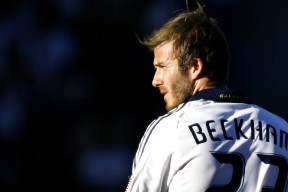 开云真人-_勇士开启火热三分雨，场场爆炸_，勇士三分最多的比赛