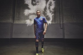 开云娱乐-_篮网力战群雄，巅峰决斗不落下风_，篮网经典比赛