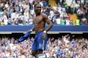 球员在比赛中展现出全面的篮球技巧，篮球比赛球员注意事项