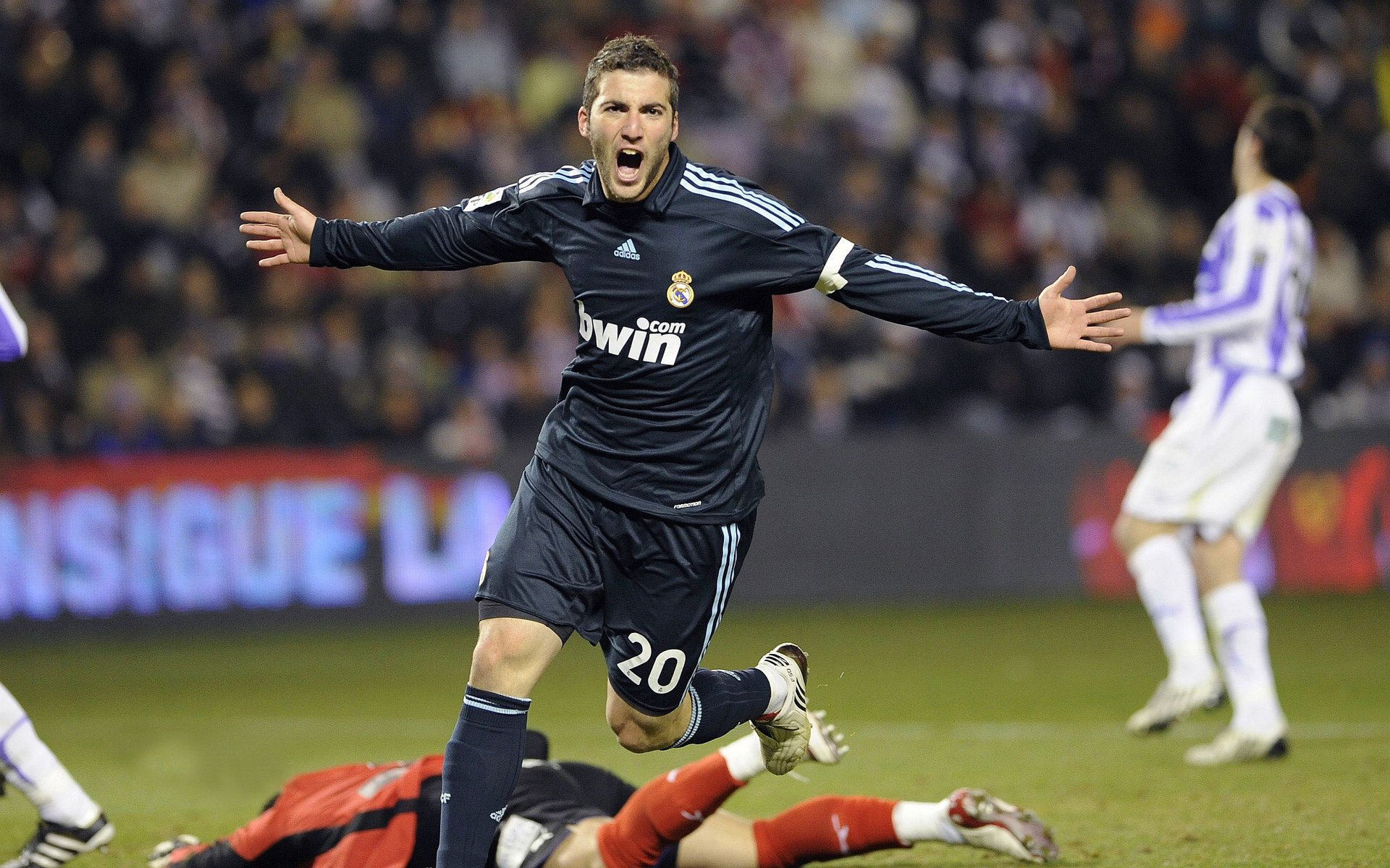 英超最新轮次积分榜,悬念仍在持续,英超积分榜情况